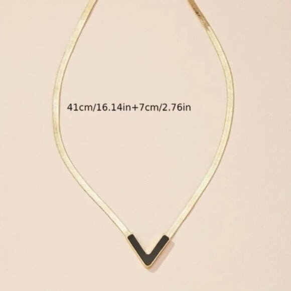 18k Gold Plated V-Shaped Snake Chain Necklace - Picture 3 of 3
